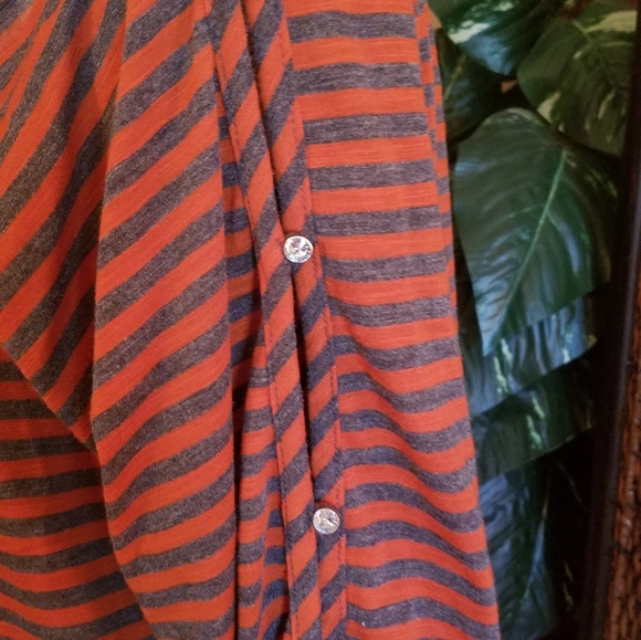 Top - Picture 2 of 3